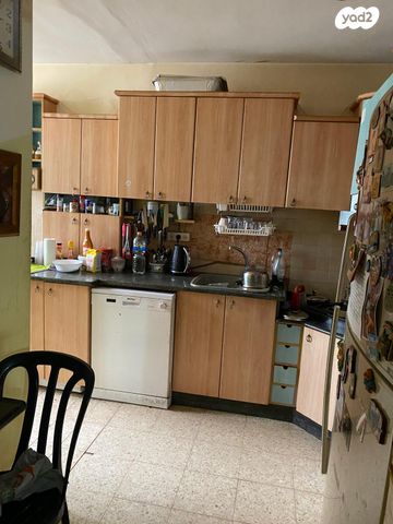 דירת גן, החצב 14, בני עי''ש, בני עי"ש