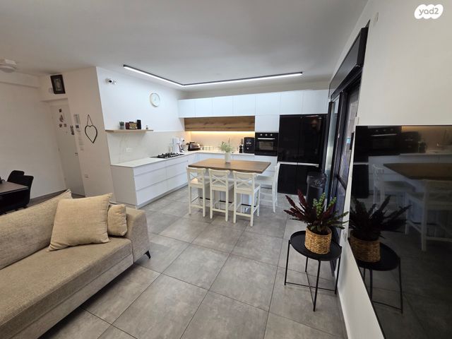 דירה, שמעון פרס 42, מורשת, מודיעין מכבים רעות