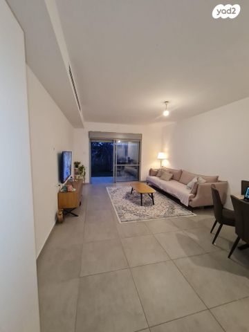 דירת גן, החיטה 3, מרכז שפירא, מרכז שפירא