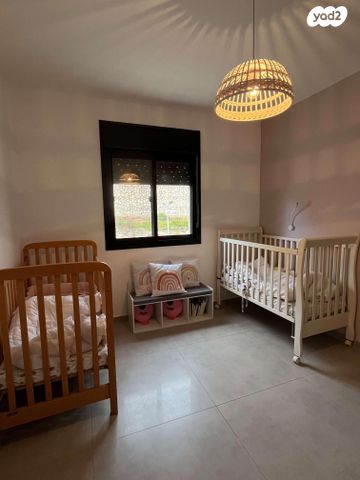 דופלקס, גפן 4, לשם, עלי זהב