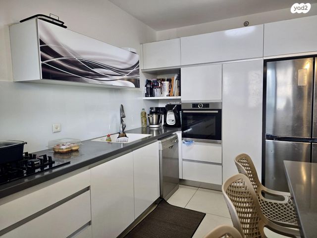 דירה, המפרש 1, נאות רבין, יבנה