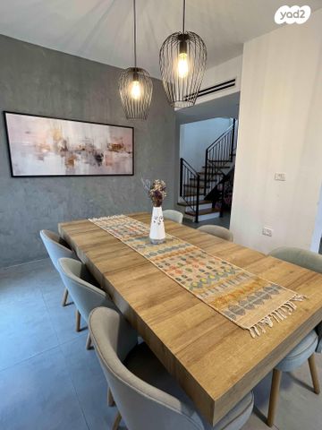 דופלקס, גפן 4, לשם, עלי זהב