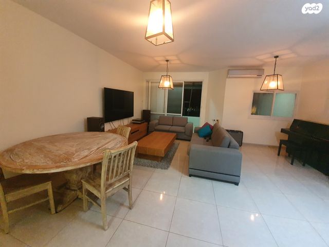 דירה, אלכסנדר זייד 61, קרית חיים מזרחית, חיפה