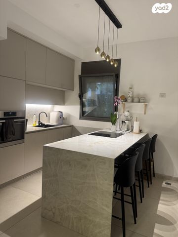 דירת גן, איתמר 6, חרוזים, רמת גן