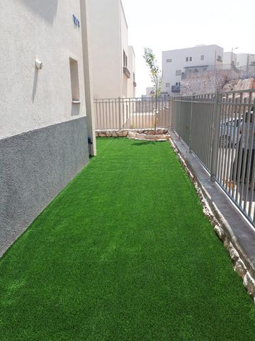 דופלקס, גפן 4, לשם, עלי זהב