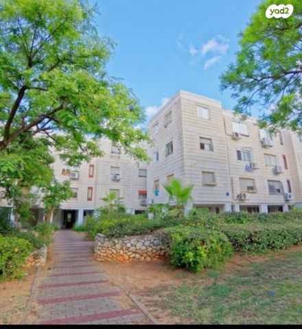 שדרות פנחס לבון 25