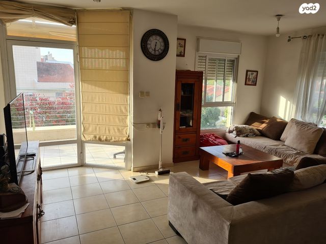 גג/ פנטהאוז, עמק דותן 18, הדרים, הדרים החדשה, כפר סבא