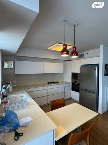 דירה, האשל 12, שכונת יהלום, מרכז העיר ב, רמת גן