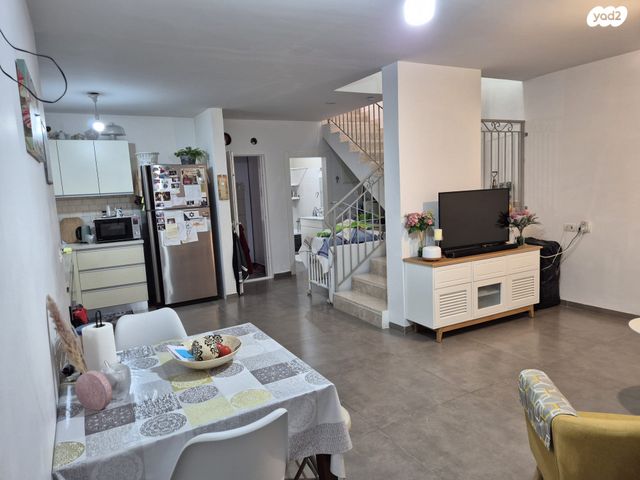 יחידת דיור, ערבי נחל 9, צופים, צופים