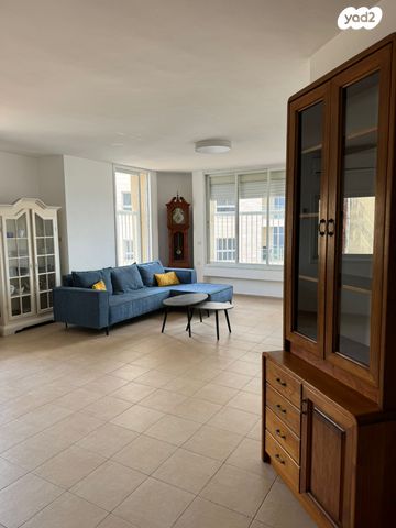 דירה, שדרות ניצה 22, צפון מערב מרכז העיר, נתניה