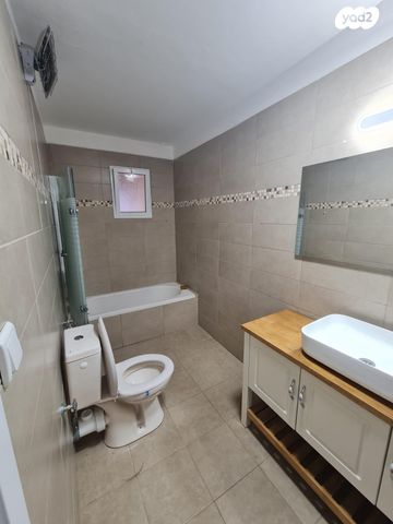 דירת גן, הגולן 16, יצחק רבין, צפת