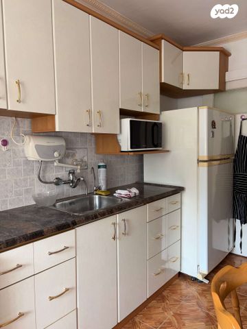 דירה, קרן היסוד 318, שכונה ותיקה - מרכז העיר, מעלות תרשיחא