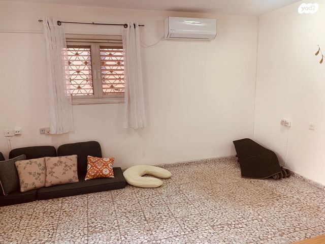 יחידת דיור, הרימון 76, צפריה, צפריה