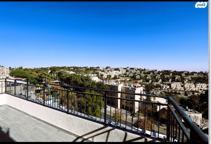 דירה, אדם 13, ארמון הנציב, תלפיות מזרח, ירושלים