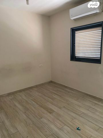 דירה, תרמ"ב 32, אברמוביץ', ראשון לציון