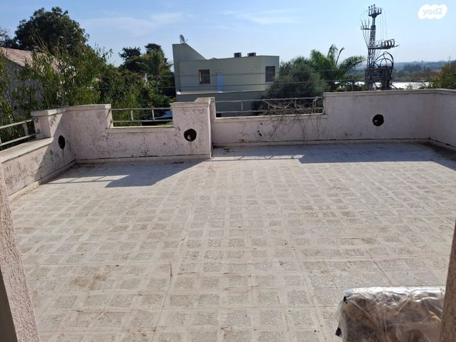 סאבלט, בני גאולים 7, כפר ידידיה