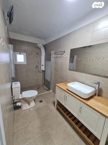 דירת גן, הגולן 16, יצחק רבין, צפת