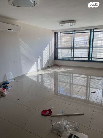 דירה, תרמ"ב 32, אברמוביץ', ראשון לציון