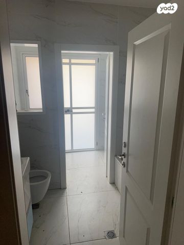 דו משפחתי, שדרות נעמי שמר 1, שאר העיר, באר יעקב