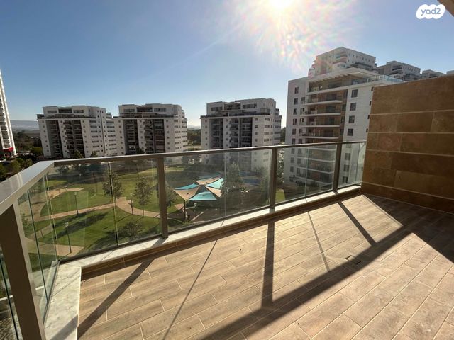 דירה, נעמי שמר 8, נאות אפק, אפקה, קרית ביאליק