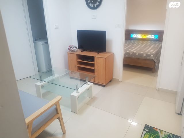 ברל כצנלסון 63