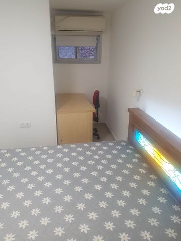 יחידת דיור, ברל כצנלסון 63, מעוז, כפר סבא