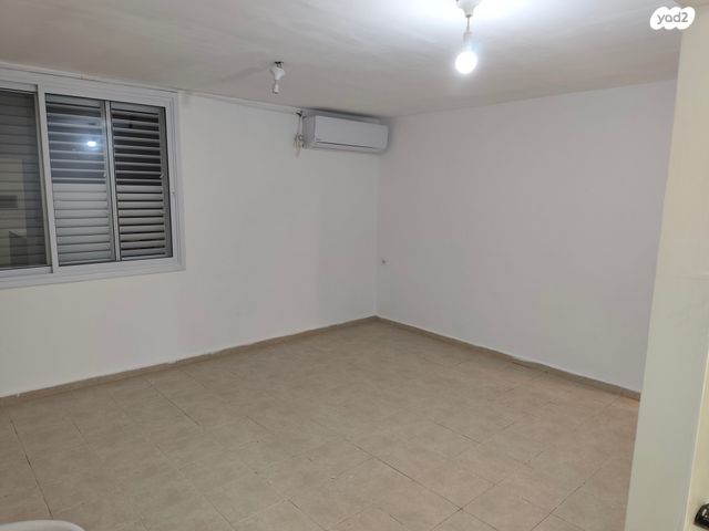 דירה, החייל האלמוני 6, הקוממיות, קרית גת