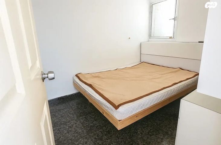 קיבוץ גלויות 9