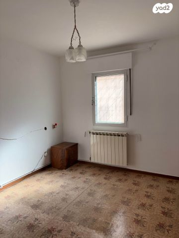 דירה, קרן היסוד 318, שכונה ותיקה - מרכז העיר, מעלות תרשיחא