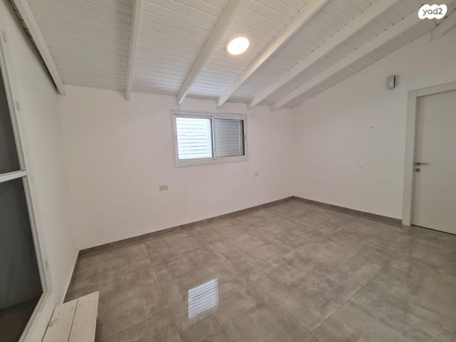 דירת גן, הגולן 16, יצחק רבין, צפת