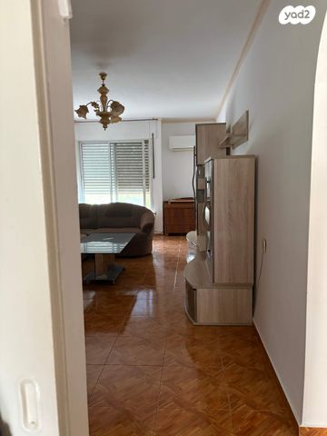 דירה, קרן היסוד 318, שכונה ותיקה - מרכז העיר, מעלות תרשיחא