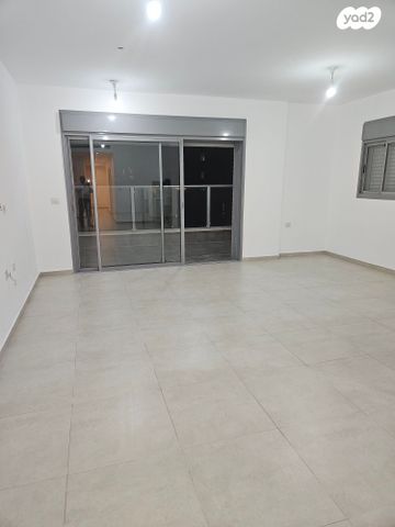 מונטיפיורי 12