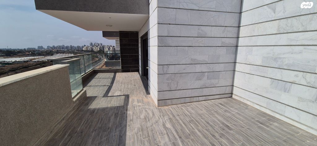 דירה, לאה גולדברג 8, חתני פרס ישראל, באר יעקב