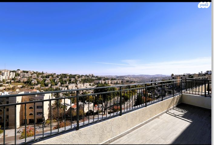 דירה, אדם 13, ארמון הנציב, תלפיות מזרח, ירושלים