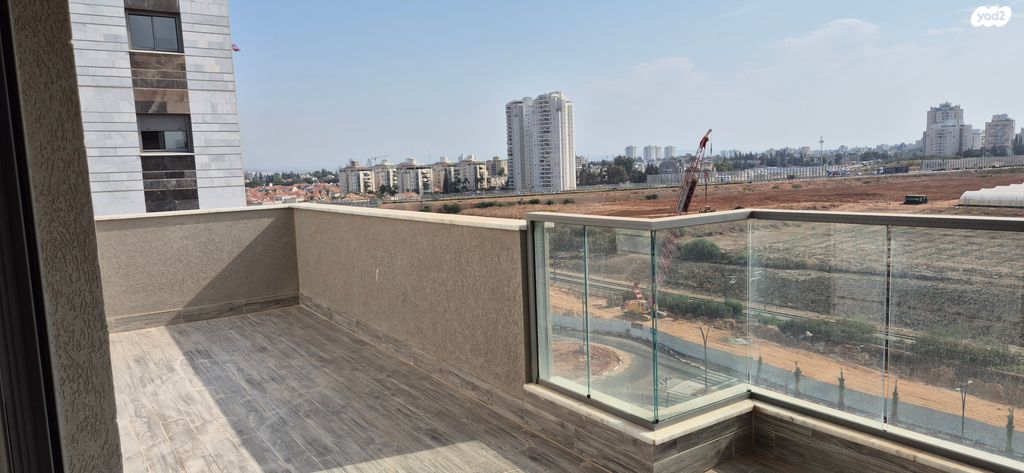 דירה, לאה גולדברג 8, חתני פרס ישראל, באר יעקב