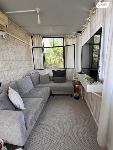 משכנות הרועים 11