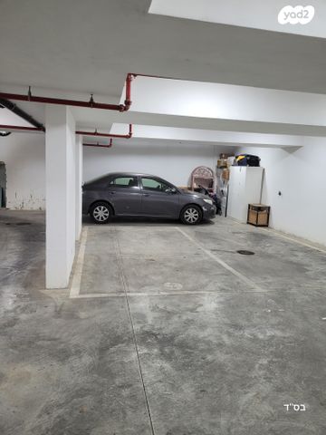 אסתר המלכה 3