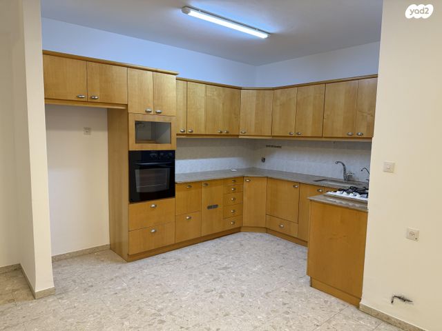 דירה, יצחק בן צבי 12, נווה גנים, קרית מוצקין