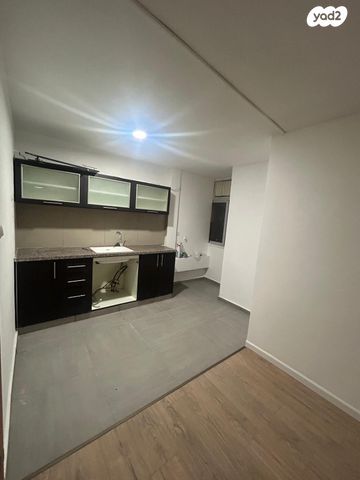 דירה, העלייה הראשונה 3, נווה יהושע, ערמונים, רמת גן