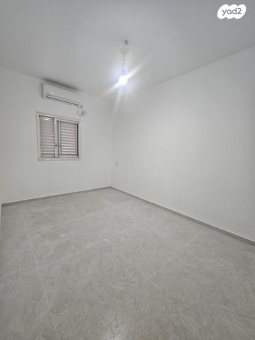 דירה, השר משה שפירא 1, נווה רמז, חולון