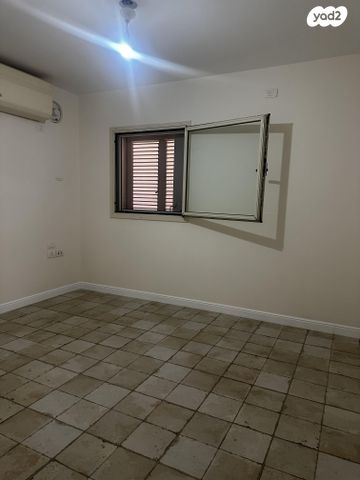 יחידת דיור, אנצו חיים סירני 18, נווה עוז, פתח תקווה