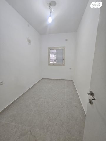 דירה, השר משה שפירא 1, נווה רמז, חולון