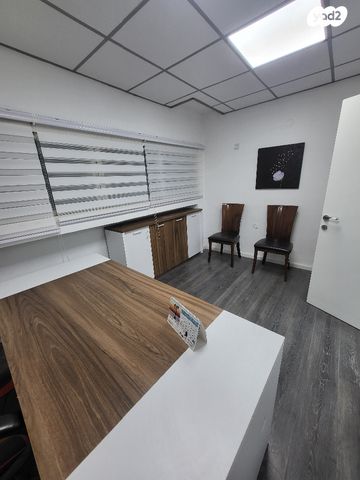 משרדים, ויצמן 57, פועלים ב, כפר סבא