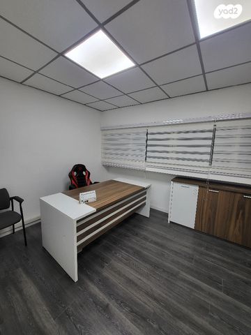 משרדים, ויצמן 57, פועלים ב, כפר סבא