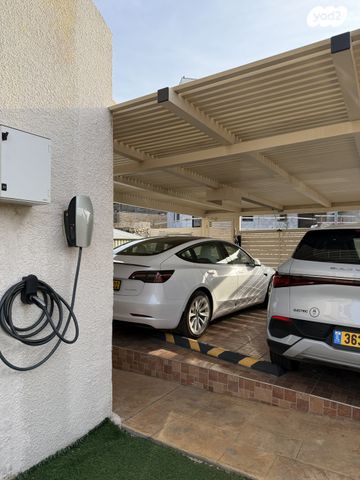 דו משפחתי, אודם, סביונים, מעלות תרשיחא