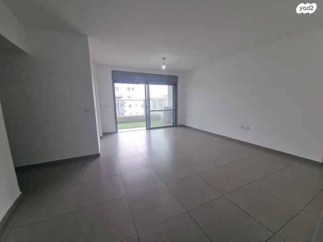 דירה, בצוותא, חריש