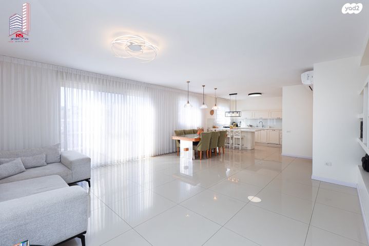 דופלקס, דרך דון יצחק אברבנאל 19, רמת אפרים, נתניה