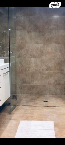 דירה, יפה נוף, כרמל מרכזי - שד' קיש, חיפה