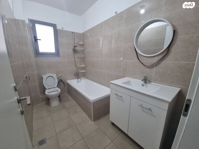 דירה, בצוותא, חריש