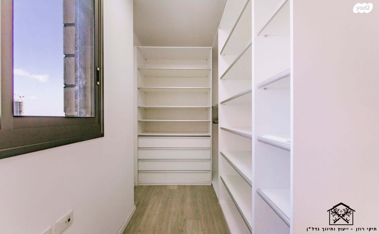 דירה, דווייט דייוויד איזנהאואר 1, אגמים, נתניה